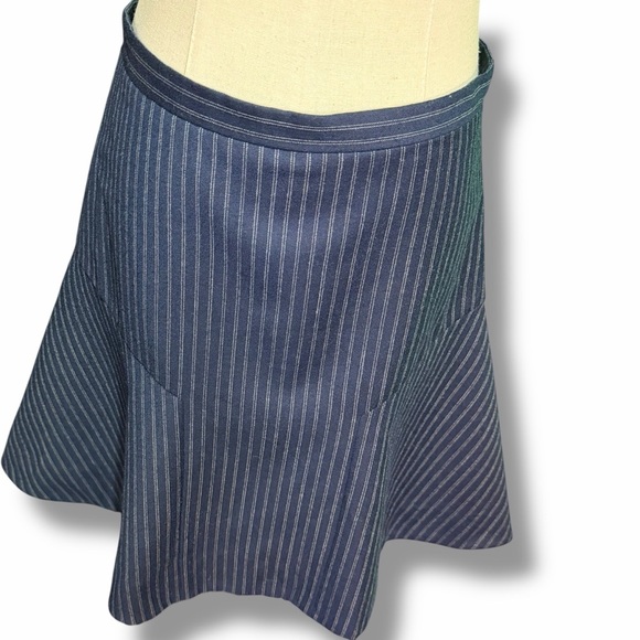 J. Crew ‘Plaza’ Flounce Mini Skirt in Navy Blue Wool-Blend Pinstripe Size 0 - Picture 16 of 16